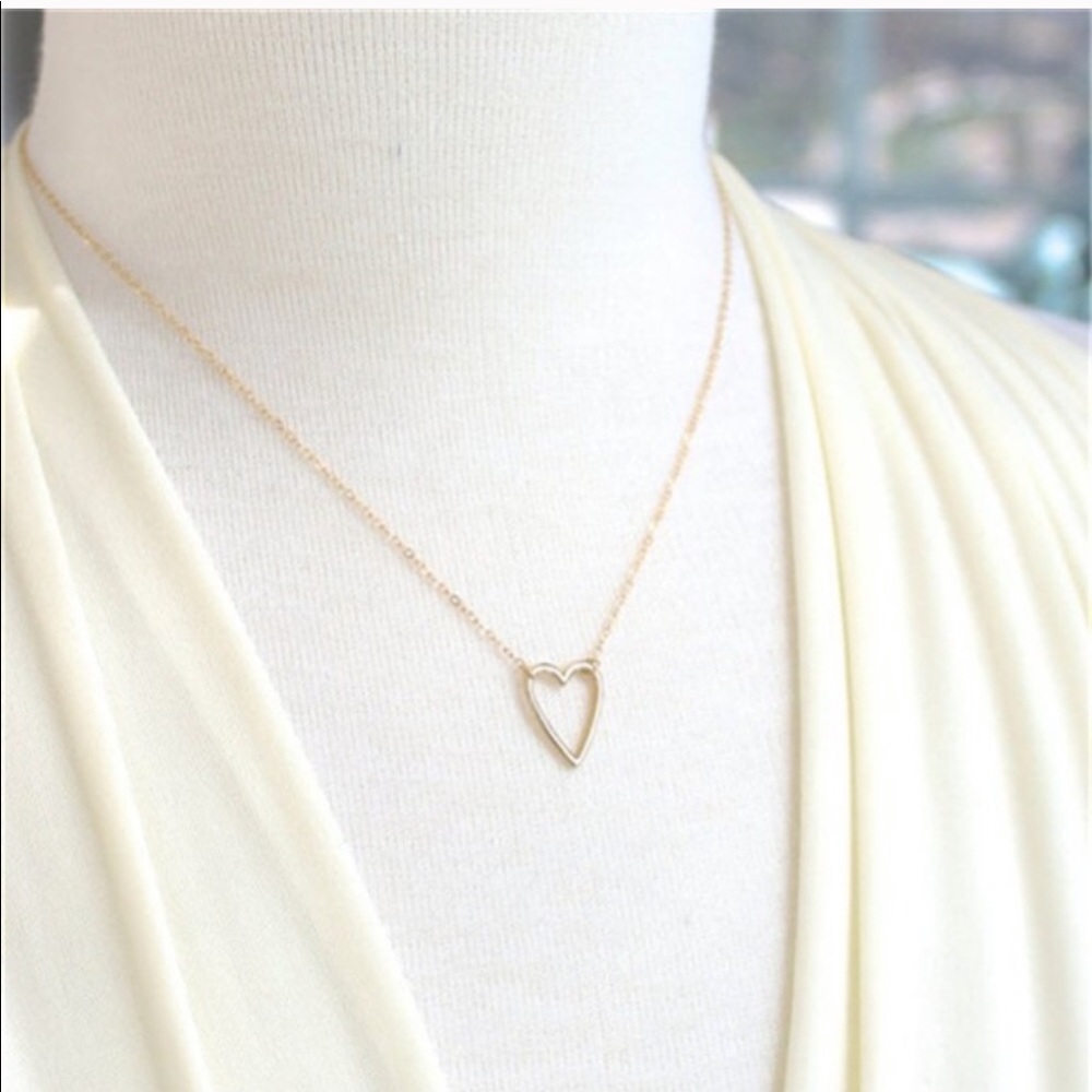LAST 1! Heart Dainty Necklace Gold Tone SO PRETTY! - Picture 1 of 2
